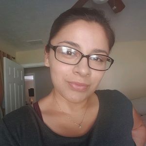 Meet your Posher, Cynthia